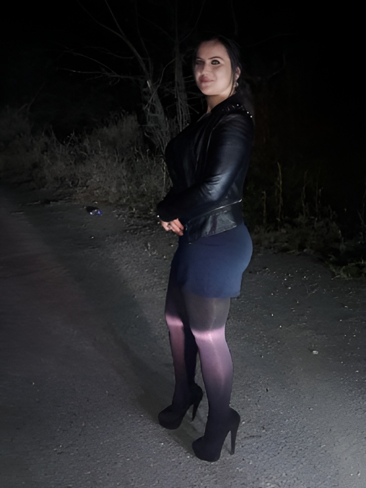 Элина привлекальеная девушка из Тутаев цена от 3000 руб