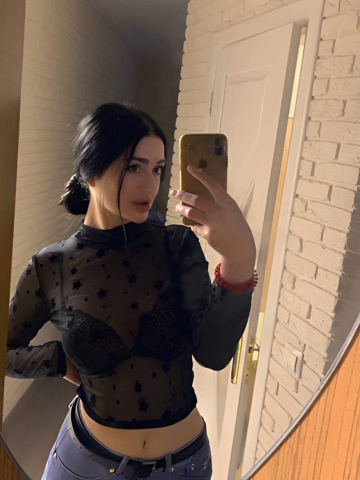 Софа привлекальеная девушка из Тутаев цена от 4000 руб