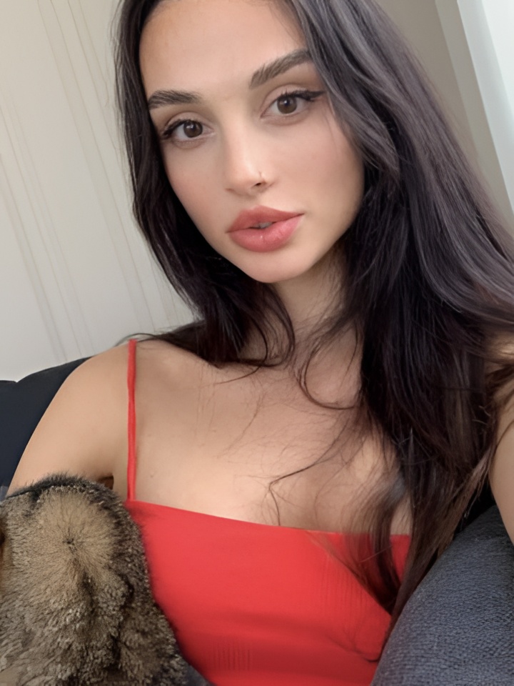 Индивидуалка Эмиля, доступна для личного знакомства от 2500 руб