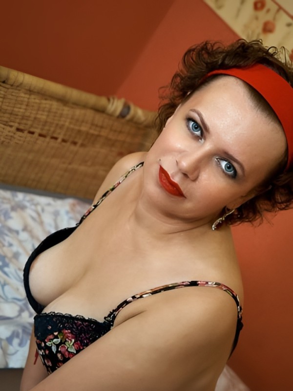 Варвара привлекательная девушка из Тутаев цена от 4000 руб